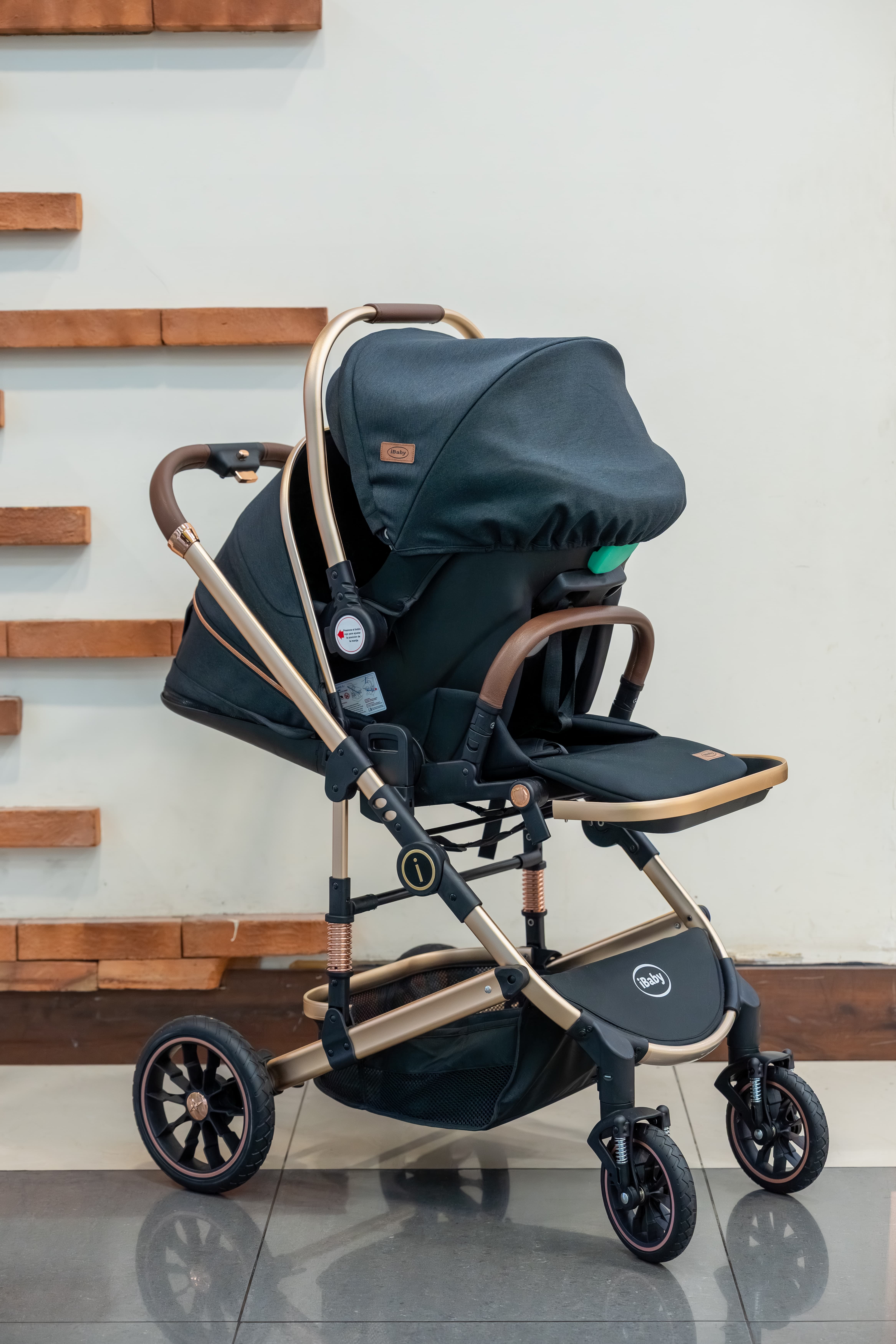 Carriola iBaby negro dorado